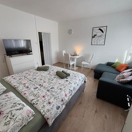 App Karla Apartment Pula Luaran gambar