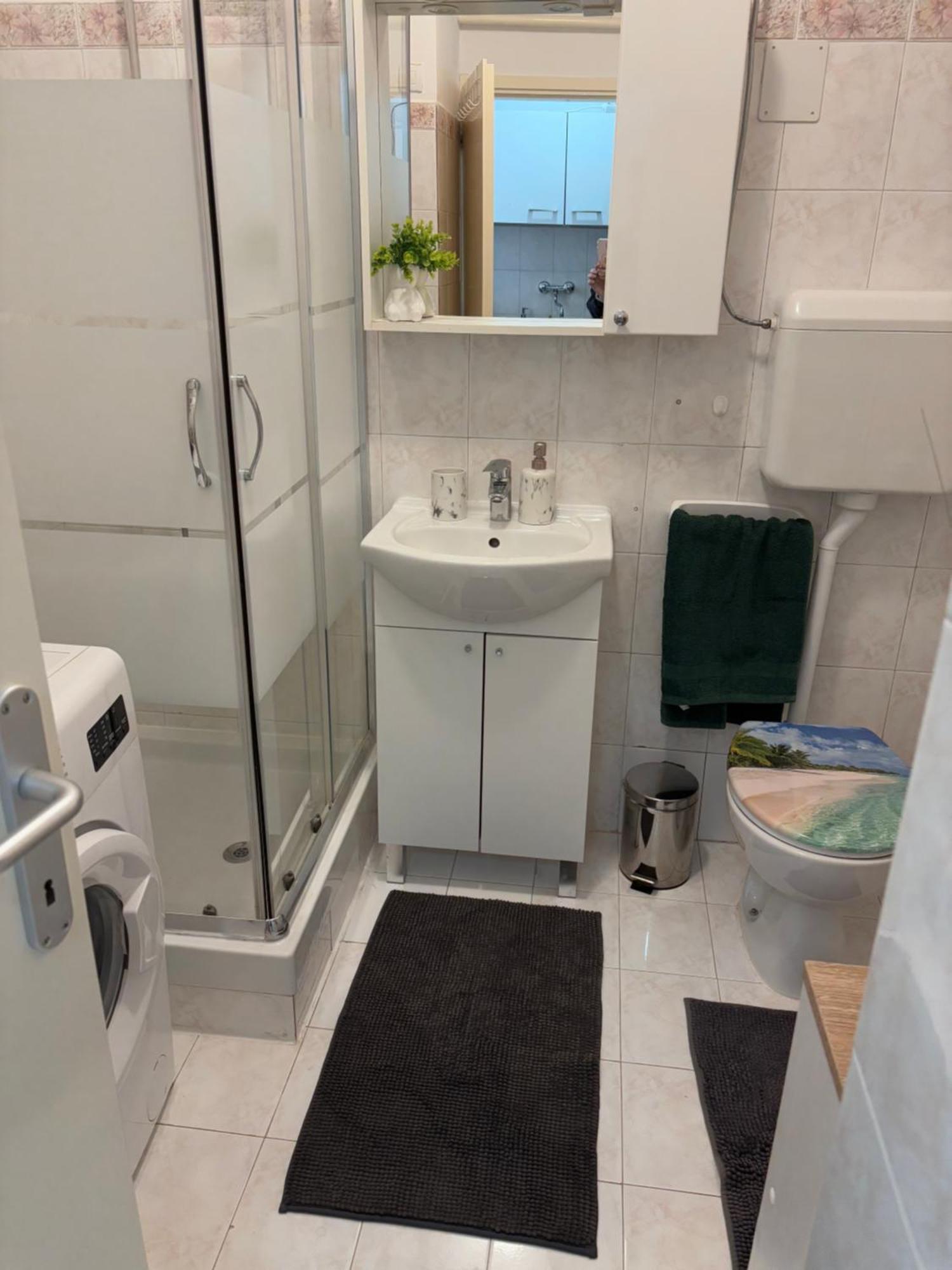 App Karla Apartment Pula Luaran gambar